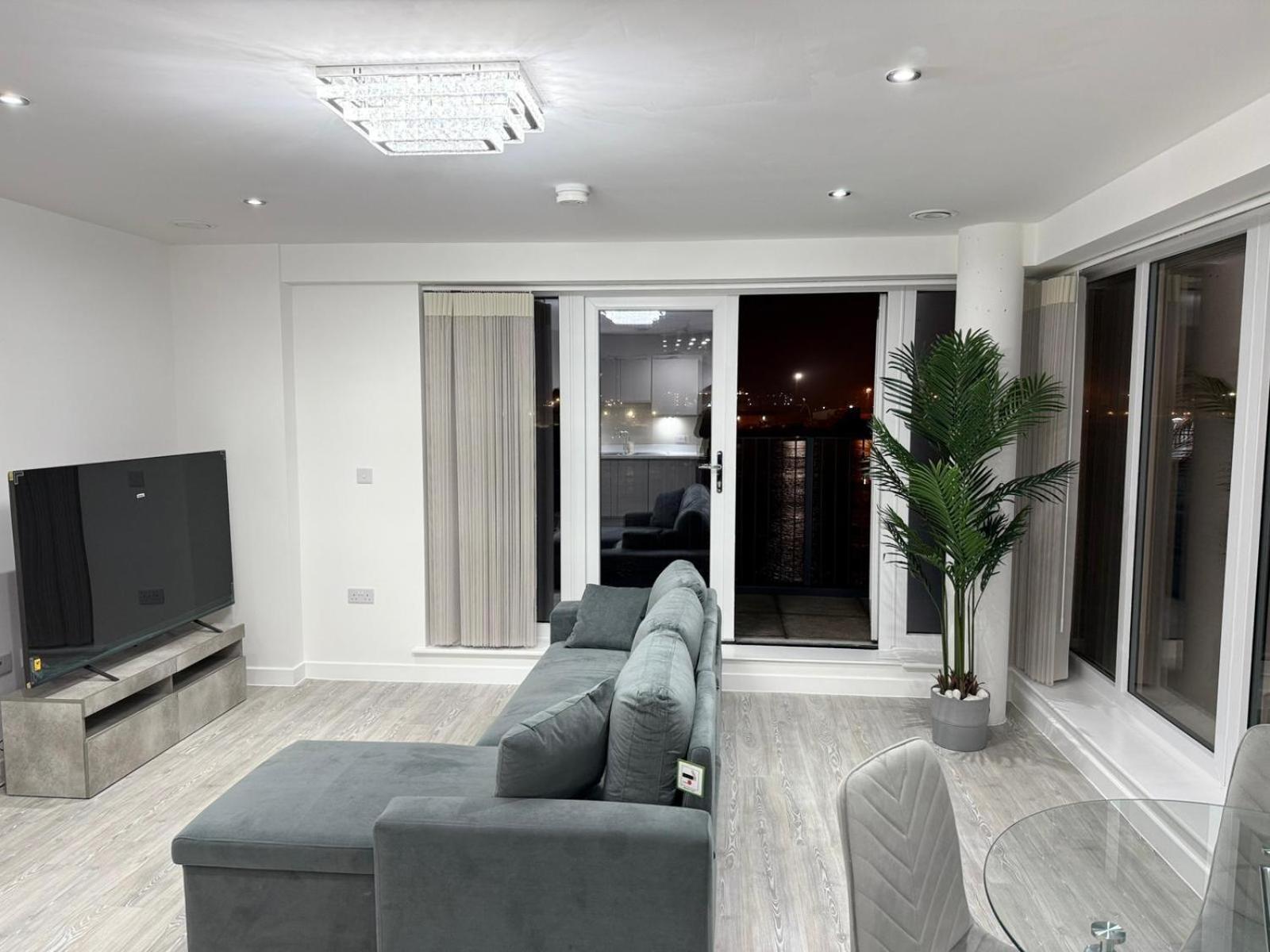 Serenity Waterfront 2 Bed Apartment Northfleet Exteriör bild