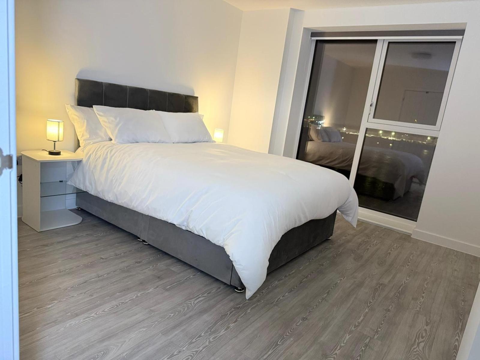 Serenity Waterfront 2 Bed Apartment Northfleet Exteriör bild