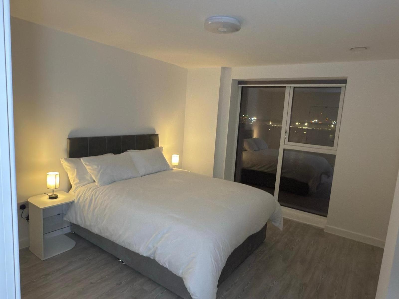 Serenity Waterfront 2 Bed Apartment Northfleet Exteriör bild