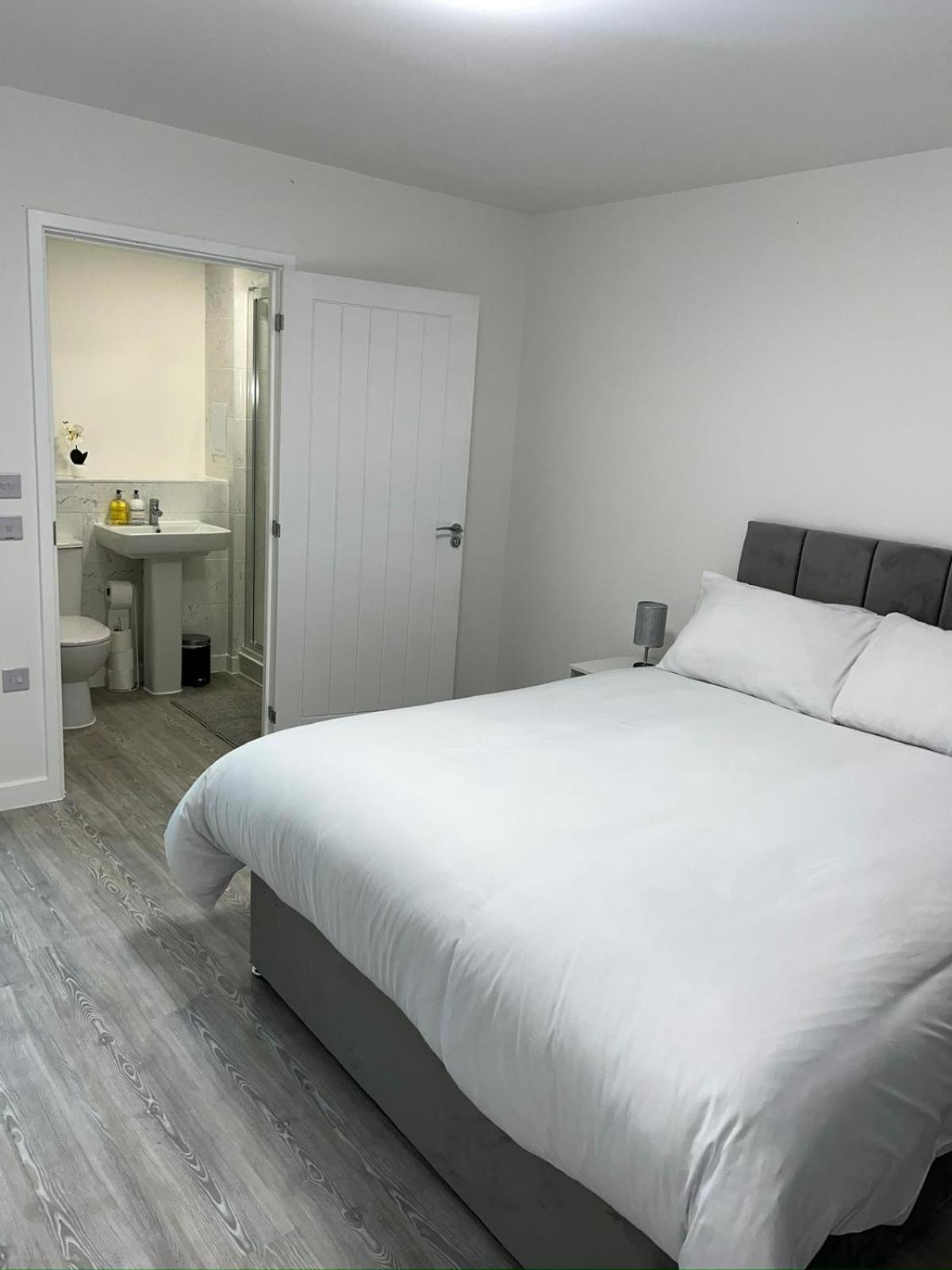 Serenity Waterfront 2 Bed Apartment Northfleet Exteriör bild
