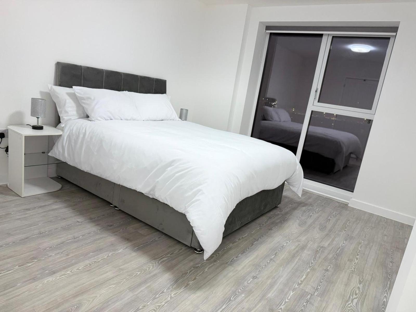 Serenity Waterfront 2 Bed Apartment Northfleet Exteriör bild