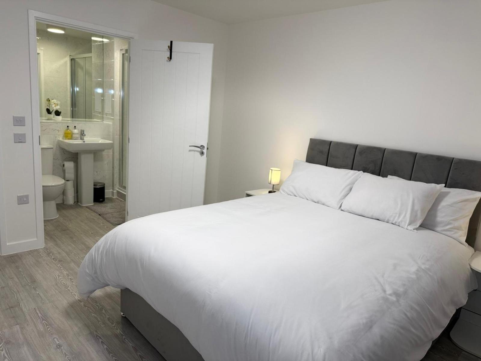 Serenity Waterfront 2 Bed Apartment Northfleet Exteriör bild